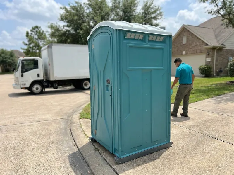 Roll-Around Mobile Restrooms in Houston, TX